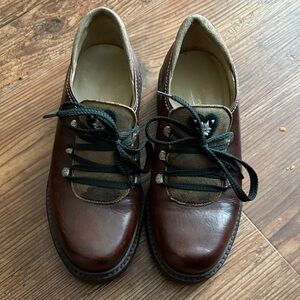 Elegant Brown Leather Women's Oxfords haus behr Germany made in Italy
